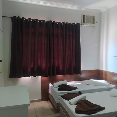Quarto Familiar com ar,frigobar,wi fi, garagem Aparecida  Exterior foto